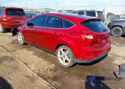 2013 Ford Focus Titanium z USA, uszkodzony, nr VIN 1FADP3N23DL361175